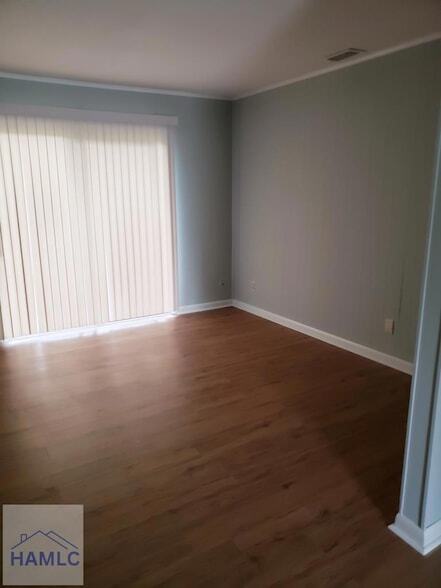 Foto del edificio - 991 Live Oak Dr