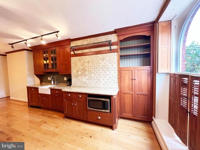 Foto del edificio - 125 Warren Ave