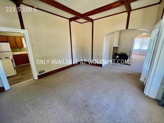 Building Photo - Quaint 4 Bedroom Centerville Home! No Depo...