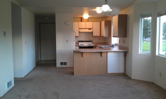Foto del edificio - 537 NE Ellis Way