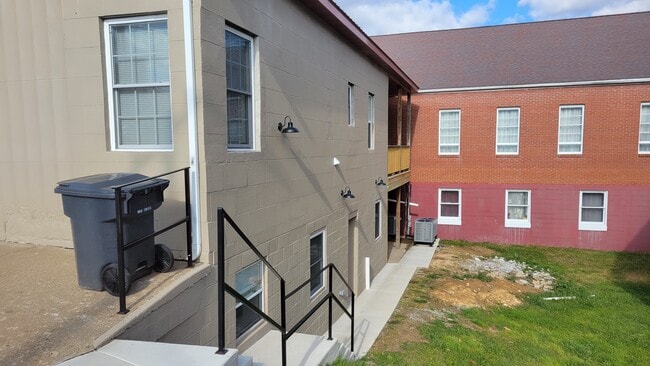 Building Photo - 1000 McKean Ave