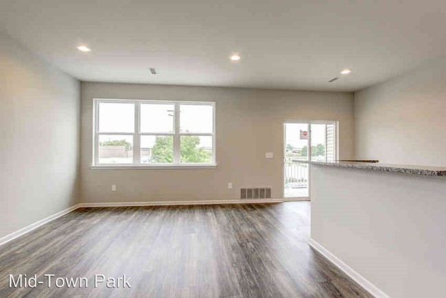 Building Photo - 47177 Hayes Rd