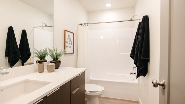 Building Photo - Railrunner Townhomes