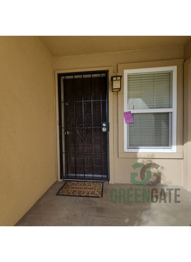 Foto del edificio - 3 Bedroom 2 Bath Modesto home available!!