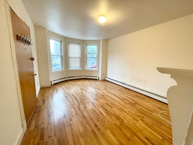 Foto del edificio - 1570 Tremont St