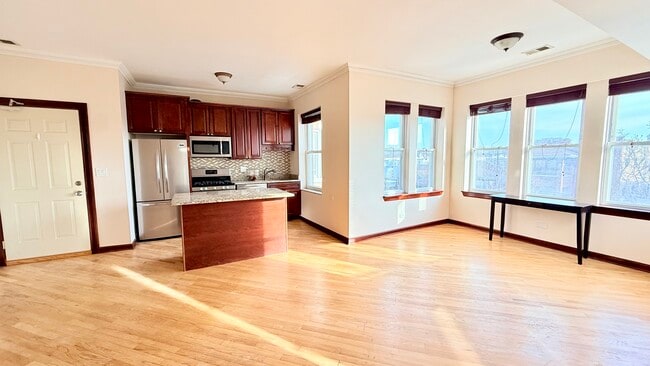 Building Photo - 4900 N Drake Ave