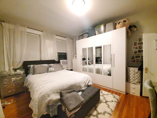 Foto del edificio - 72 Strathmore Rd