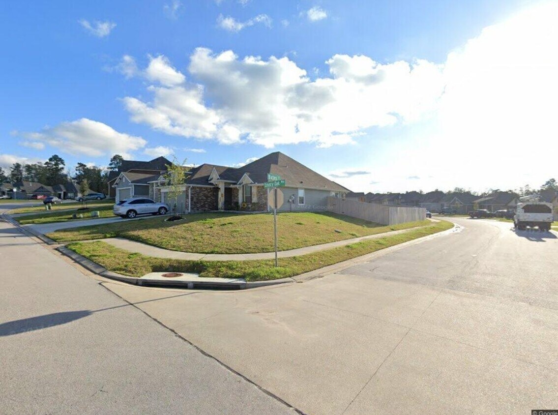 Building Photo - 197 Emery Oak Way