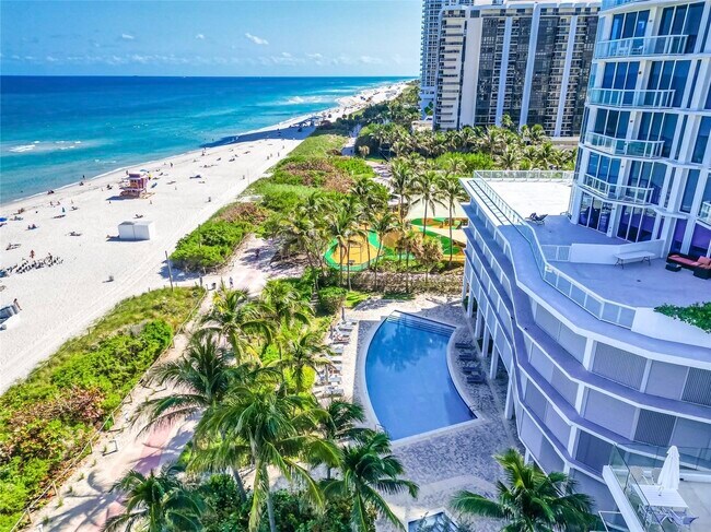Building Photo - 6515 Collins Ave
