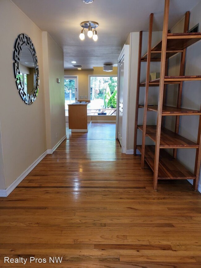 Building Photo - 3 br, 2 bath House - 4736 48th Ave NE