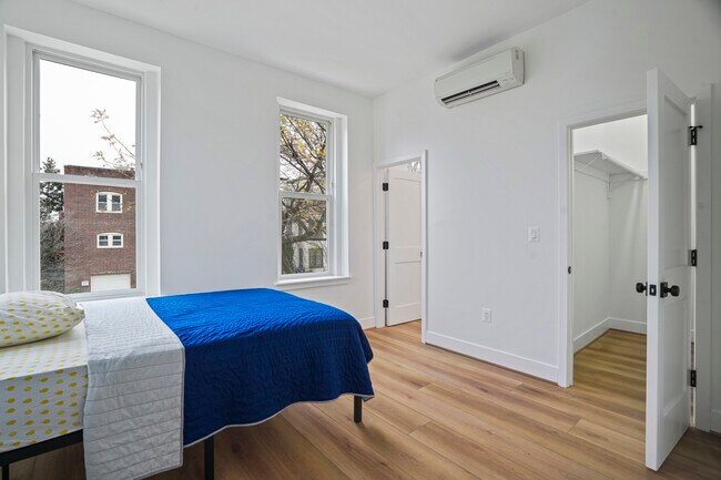 Foto del edificio - 235 F St NE
