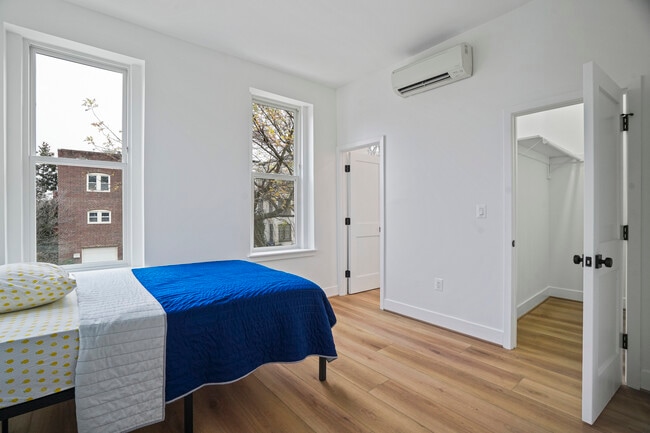 Photo - 235 F St NE Apartments