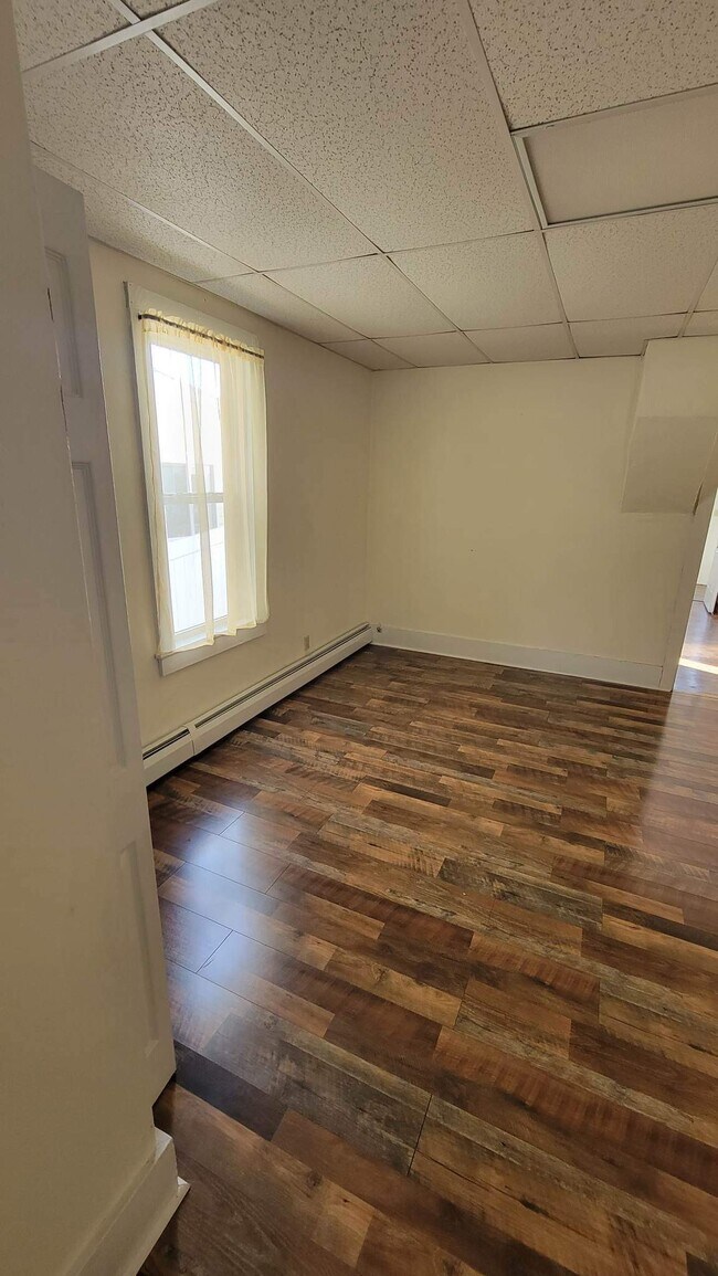 Foto del edificio - 314 E 6th St