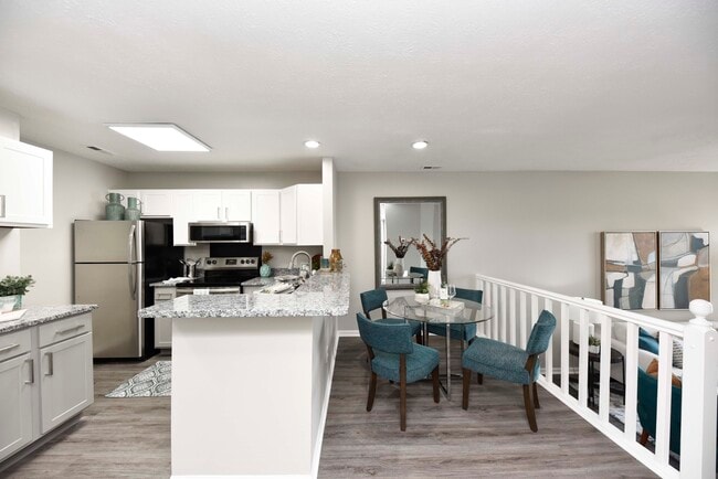 Building Photo - Loch Haven Apartments