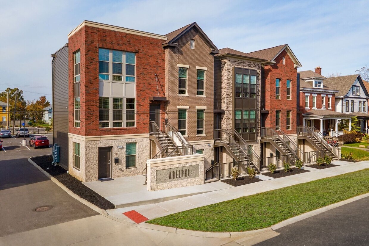 Adelphi Quarter Apartments in Columbus, OH