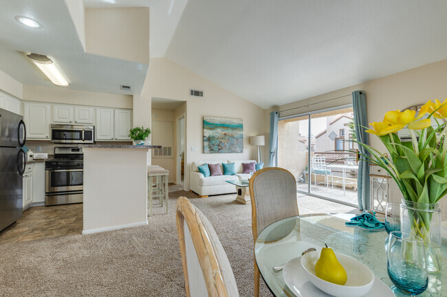 La Jolla, 1 BR, 1 BA - 730 SF - Palm Villas at Whitney Ranch