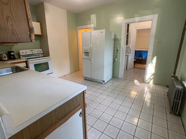 Foto del edificio - 80 Corey Rd