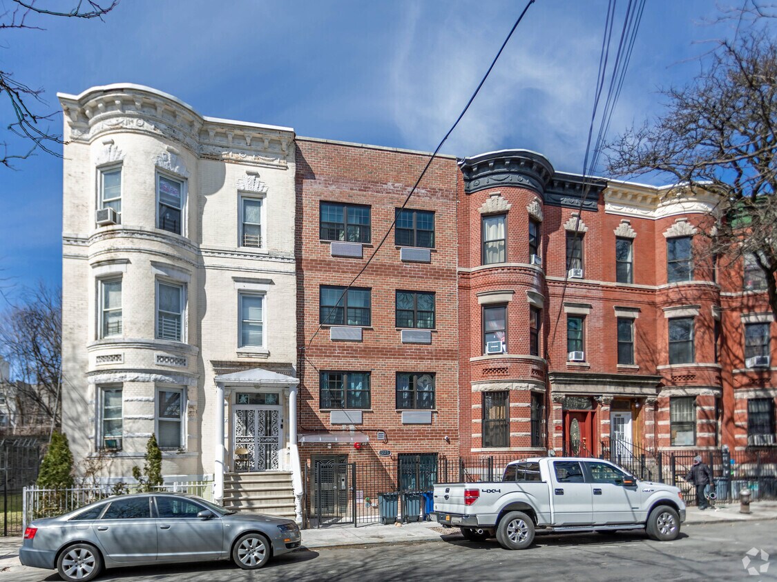 Primary Photo - 1225 Union Ave