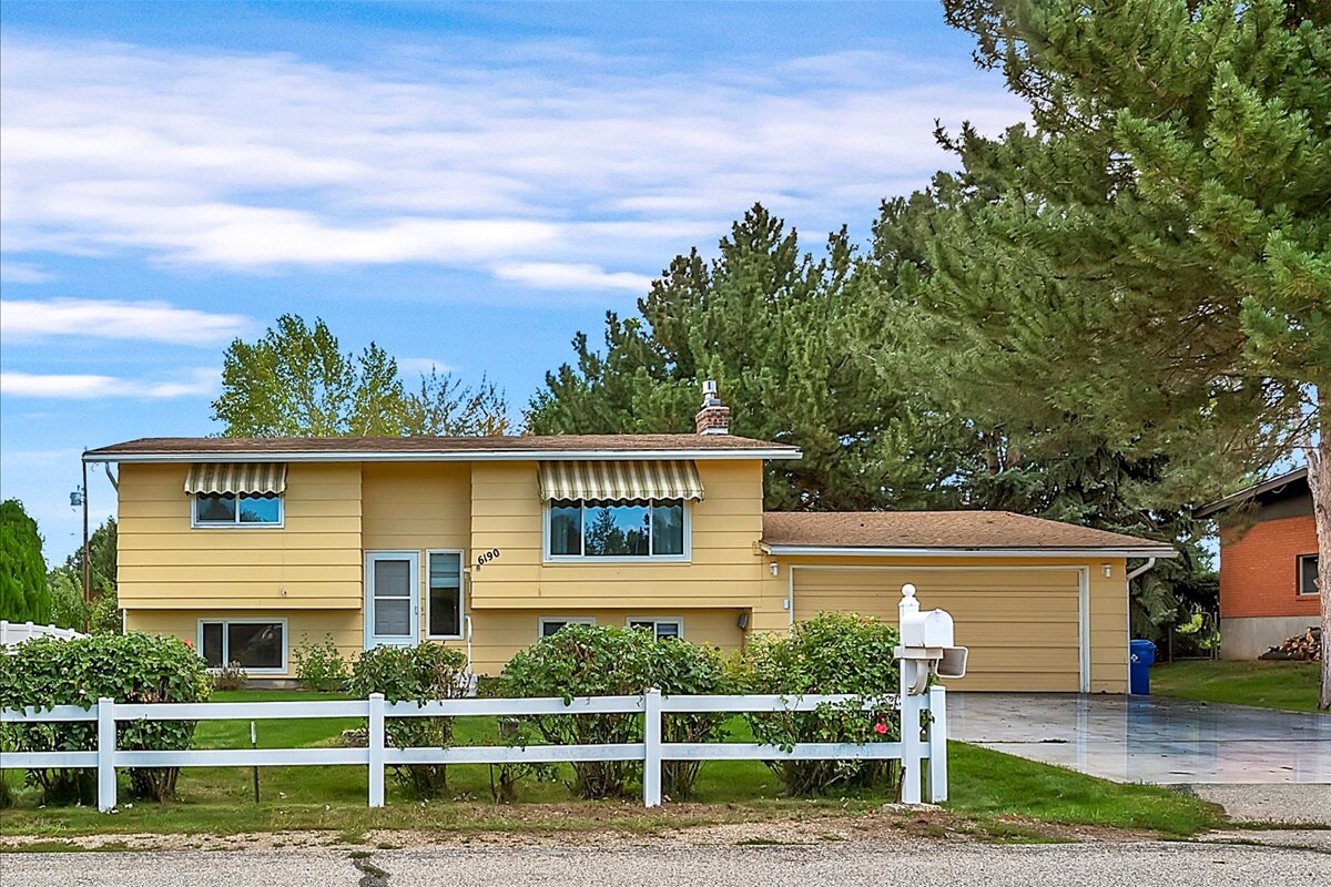 Primary Photo - 6190 N Shandee Dr