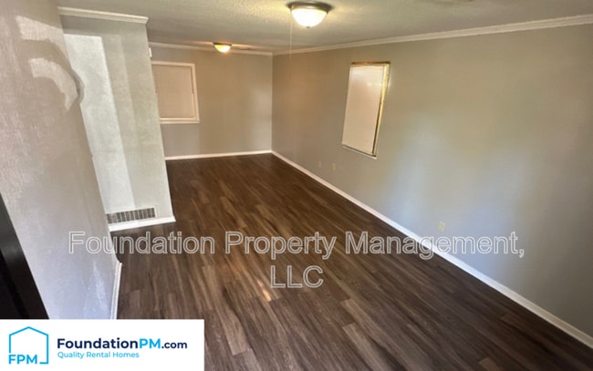 Building Photo - 2747 Jolson Ave