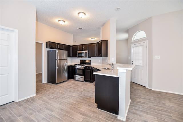 Foto del edificio - 2406 Garden Creek Dr