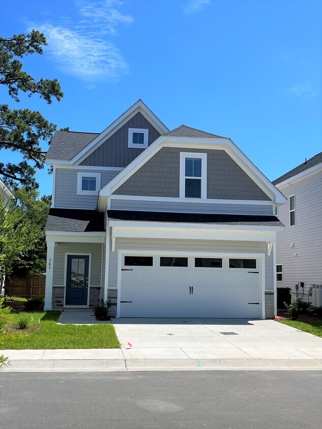 Foto principal - 741 Cypress Village Pl