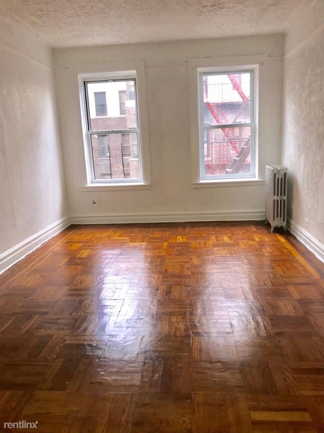 Foto del edificio - 1 br, 1 bath Apartment - 2849 Webb Ave