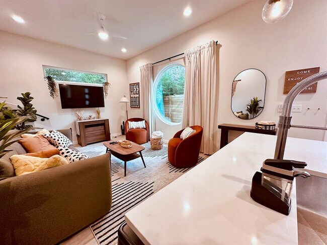 Foto del edificio - 4706 Sylvandale Dr