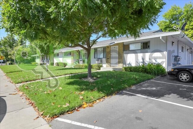 Foto del edificio - 6705 Greenback Ln