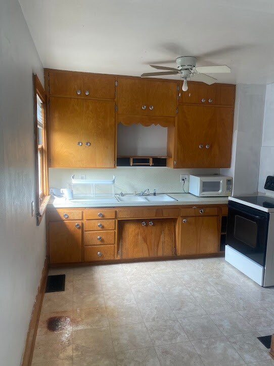 Foto del edificio - 320 Maple St
