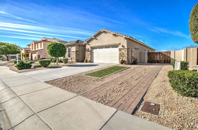 Building Photo - 5316 N 186th Dr