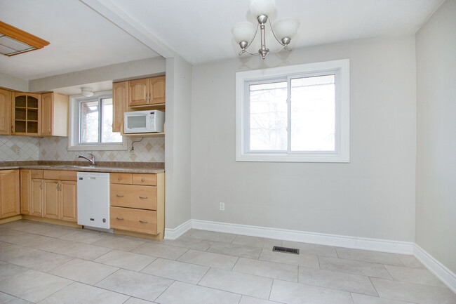 Photo du bâtiment - 1165 Ridgecrest Ave
