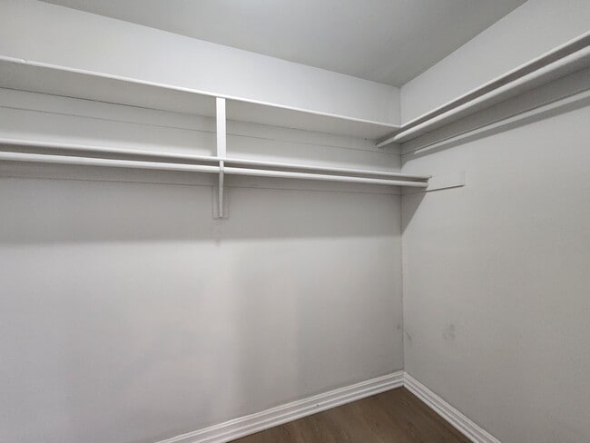 Foto del edificio - 17571 Graham St