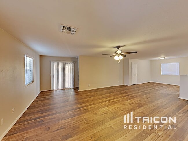 Foto del edificio - 1747 E Desert Rose Trail