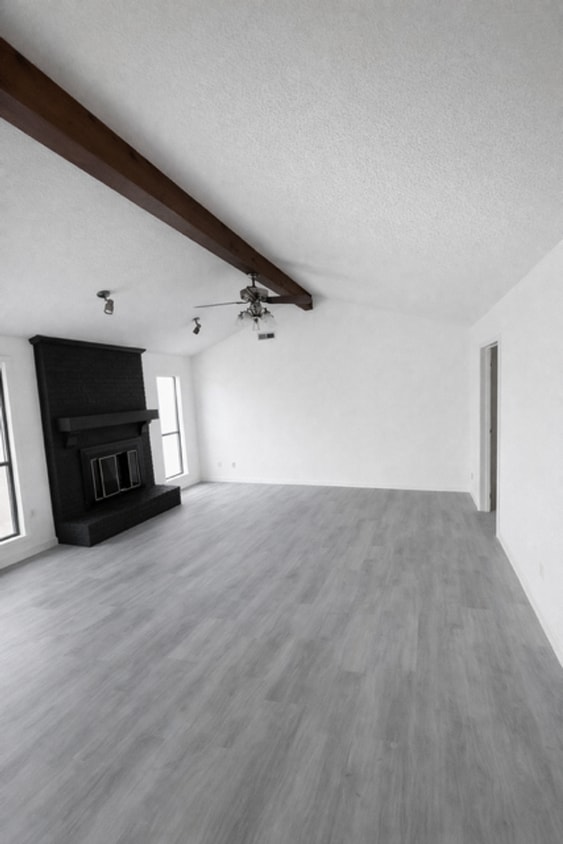 Building Photo - three bedroom house, in quiet family neighborhood