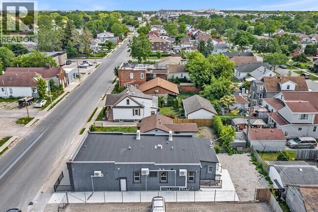 Photo du bâtiment - 1657 Drouillard Rd