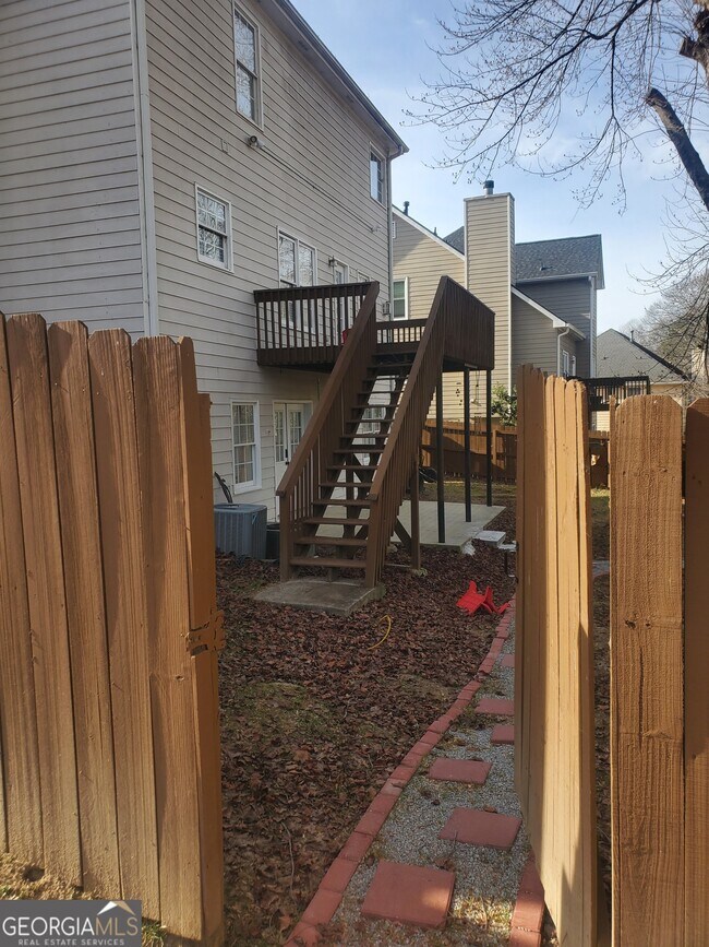 Building Photo - 1454 Great Oaks Dr