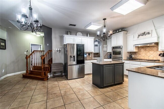 Foto del edificio - Stunning 4-Bed, 2.5-Bath Home – Lakes Subdivision