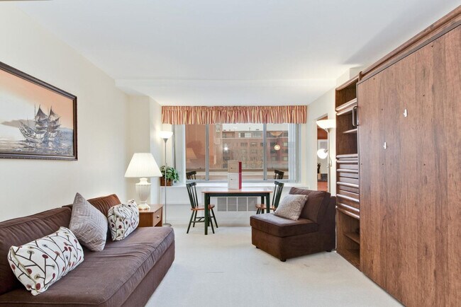 Foto del edificio - 1121 Arlington Blvd