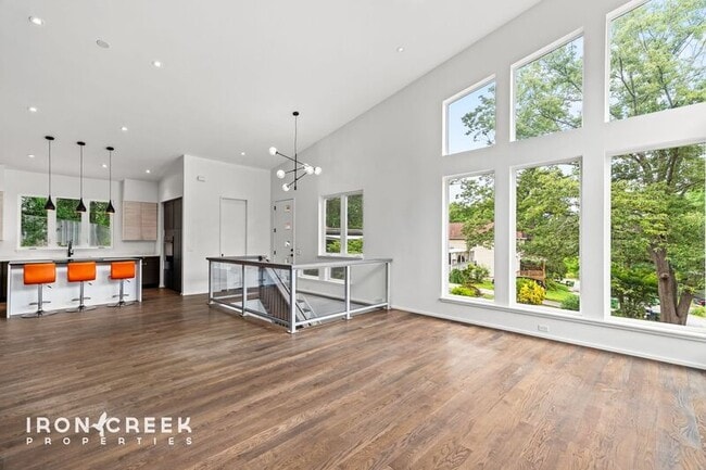 Building Photo - 54 Branning St
