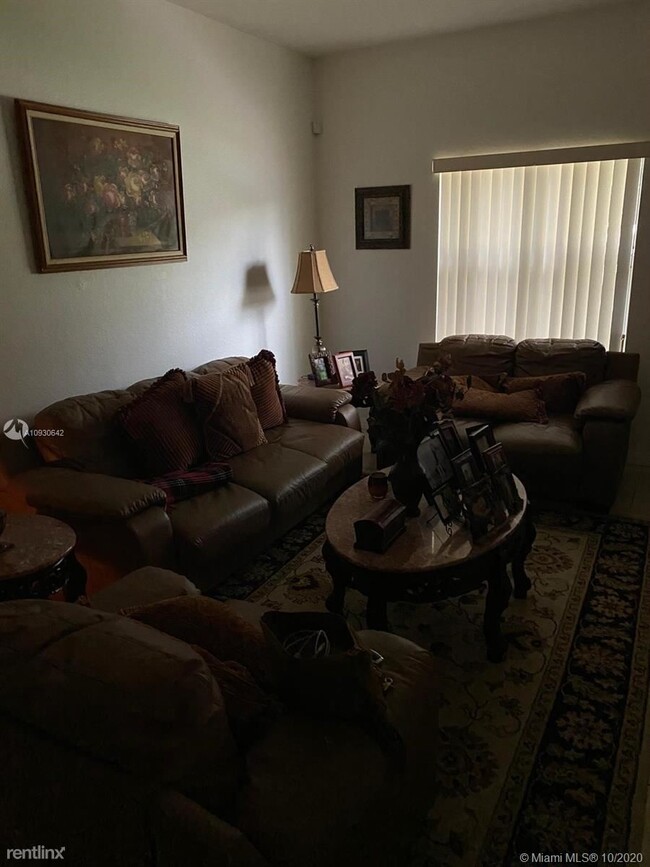 Foto del edificio - 2 br, 2.5 bath Townhome - 13650 Pines Blvd