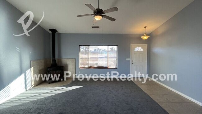 Foto del edificio - Rare 4 Bed, 2 Bath Phelan Home!!!