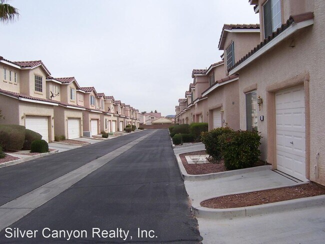 Foto del edificio - 2 br, 2 bath House - 59 BELLE MAISON AVE