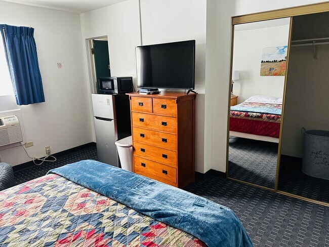 Foto del edificio - Furnished Studio Near Hospitals with Cable TV and Free Laundry