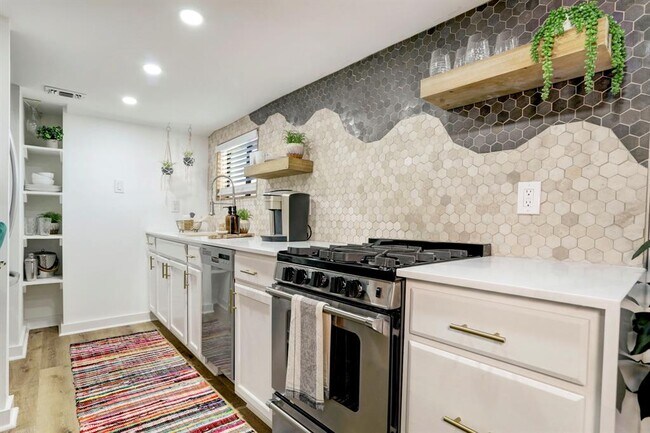 Building Photo - 2628 39th St