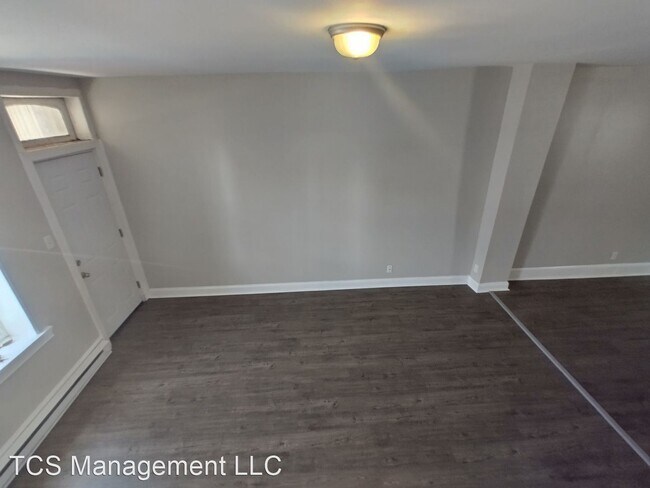 Building Photo - 4 br, 1 bath House - 420 South 61st Street...