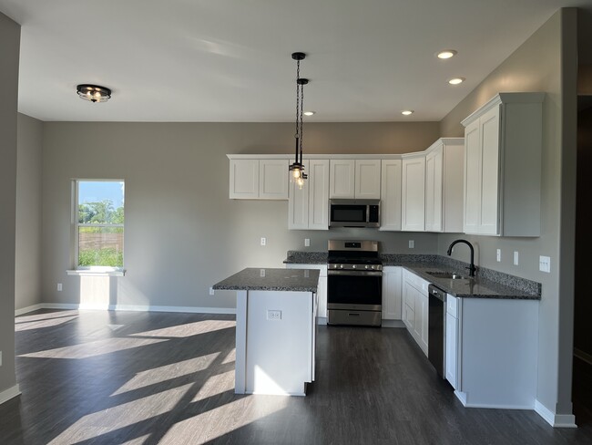 Building Photo - 7405 Longworth Close