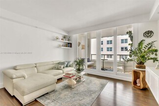 Building Photo - 5005 Collins Ave