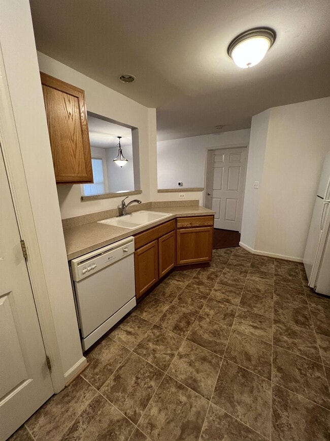 Building Photo - 500 Marshall Ct