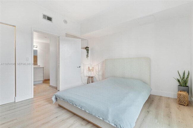 Foto del edificio - 350 NE 24th St